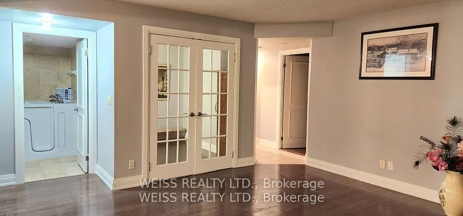 2737 Keele St, #402