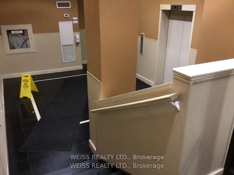2737 Keele St, #402