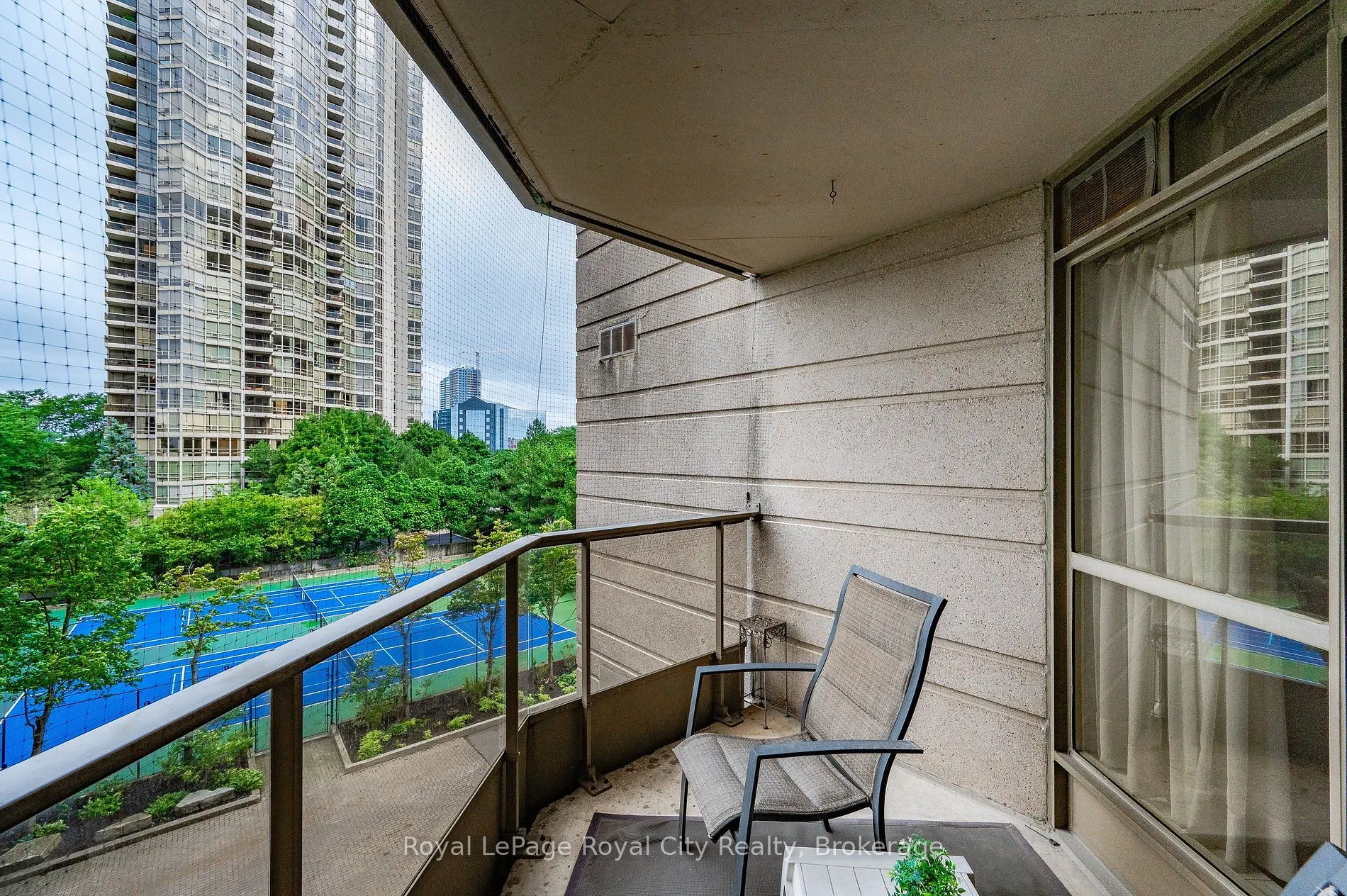 55 KINGSBRIDGE GARDEN Circ, #406