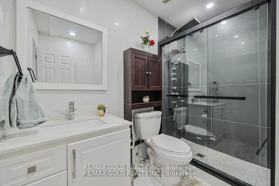 39 Blue Spruce St