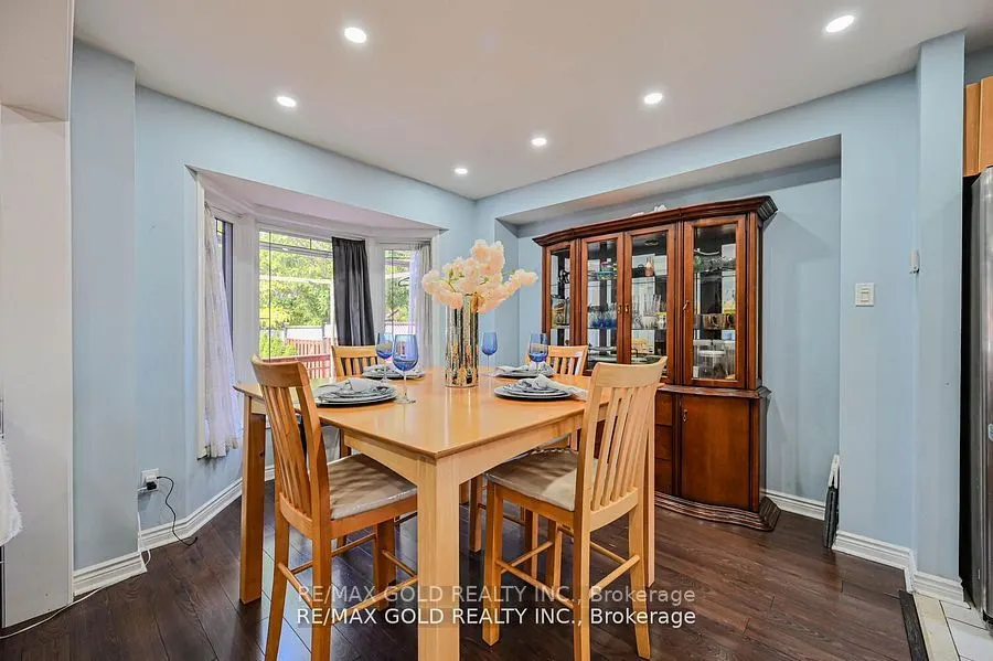 39 Blue Spruce St