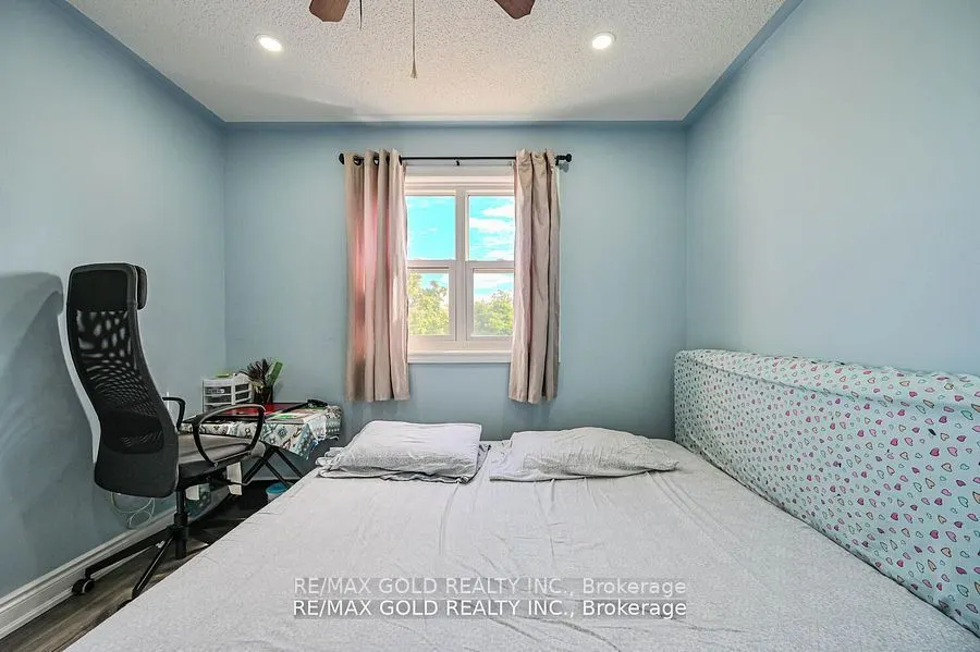 39 Blue Spruce St