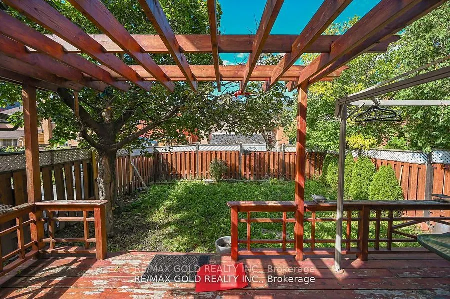 39 Blue Spruce St