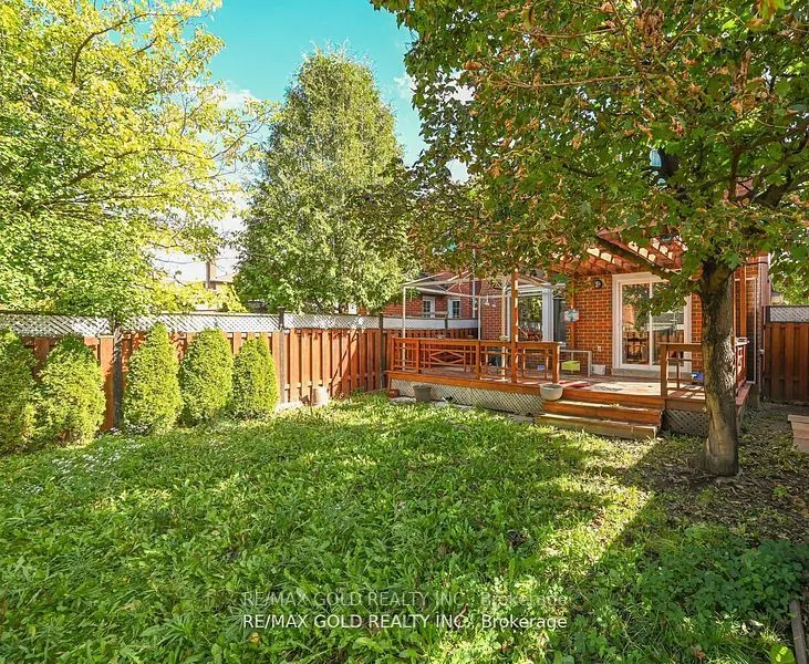 39 Blue Spruce St