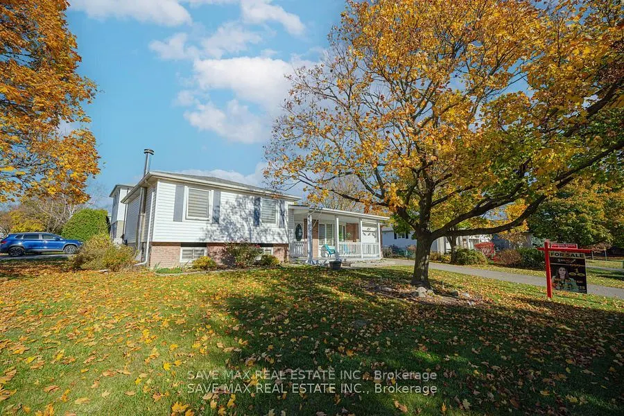 2 Geneva Cres