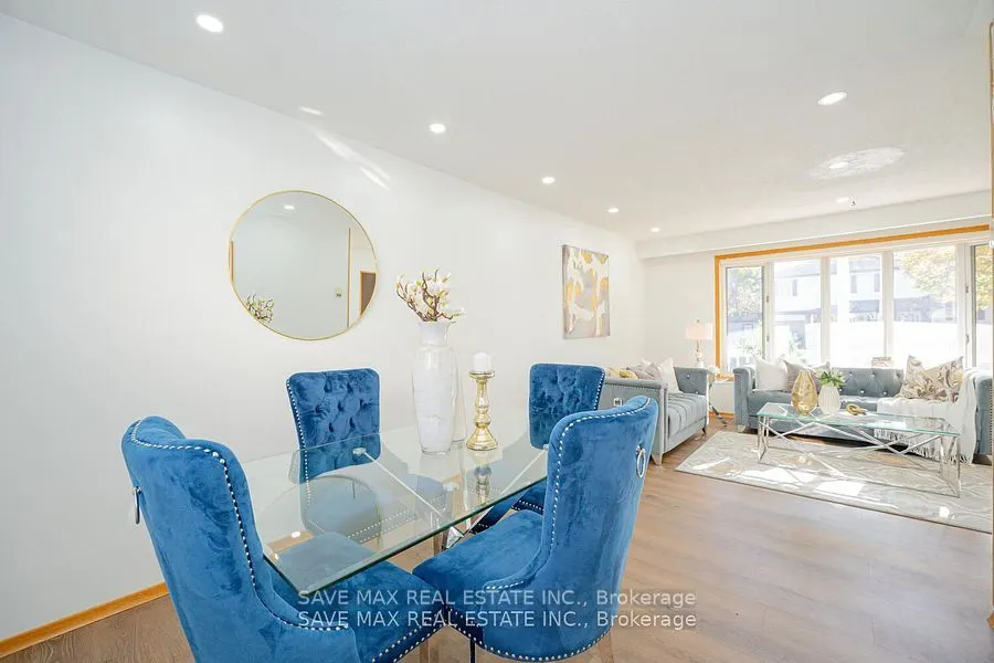 2 Geneva Cres