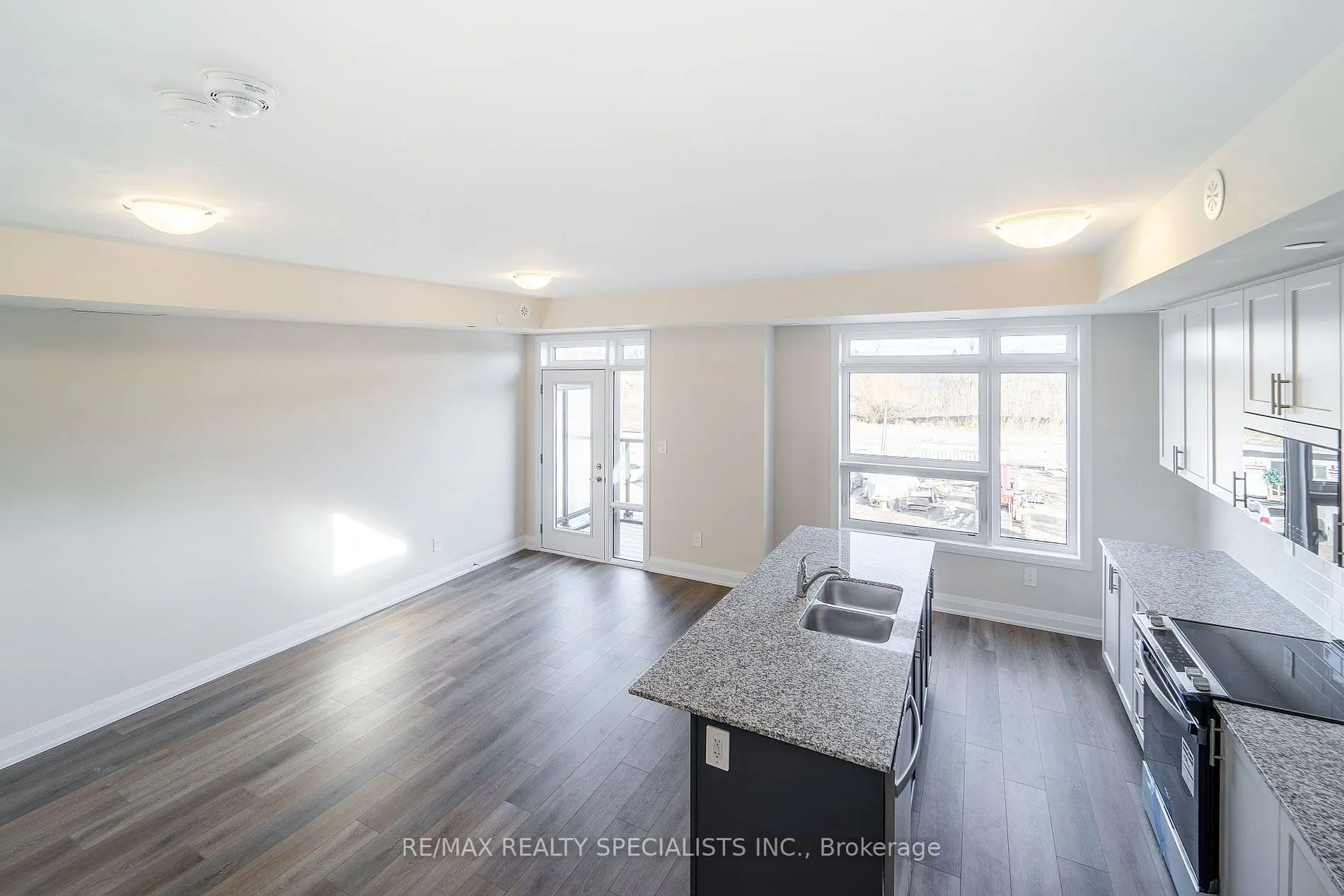 1577 Rose Way, #122
