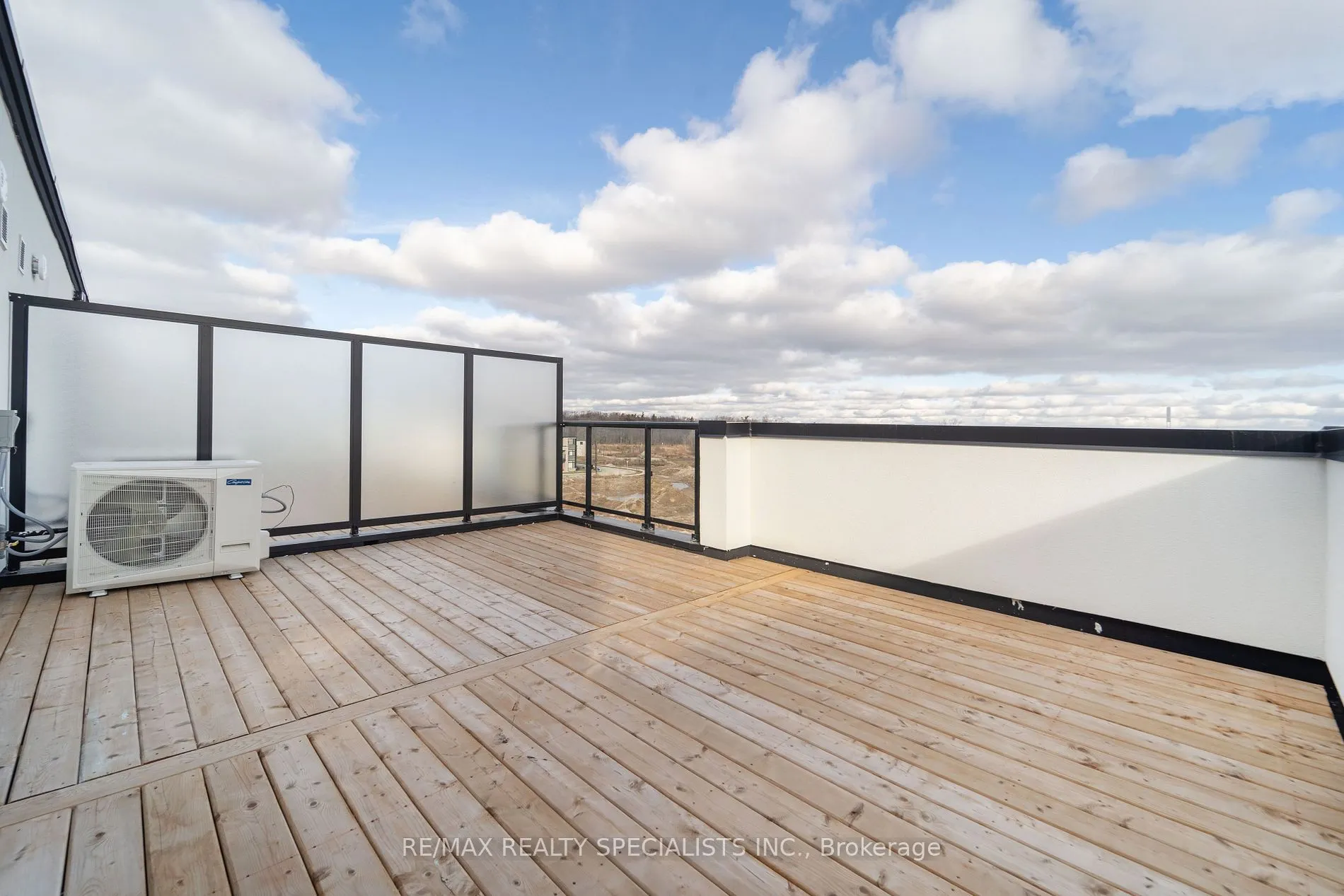 1577 Rose Way, #122