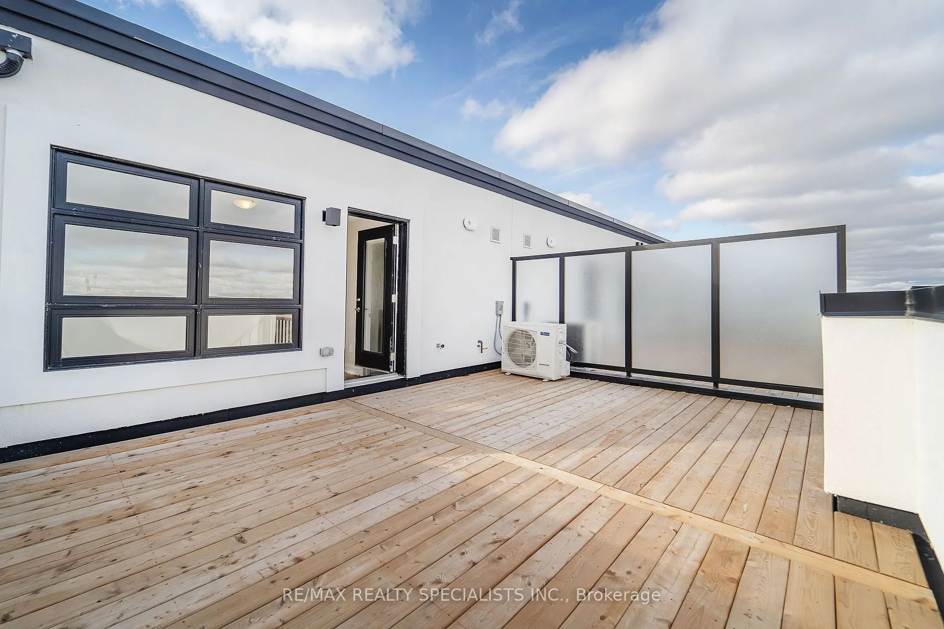 1577 Rose Way, #122