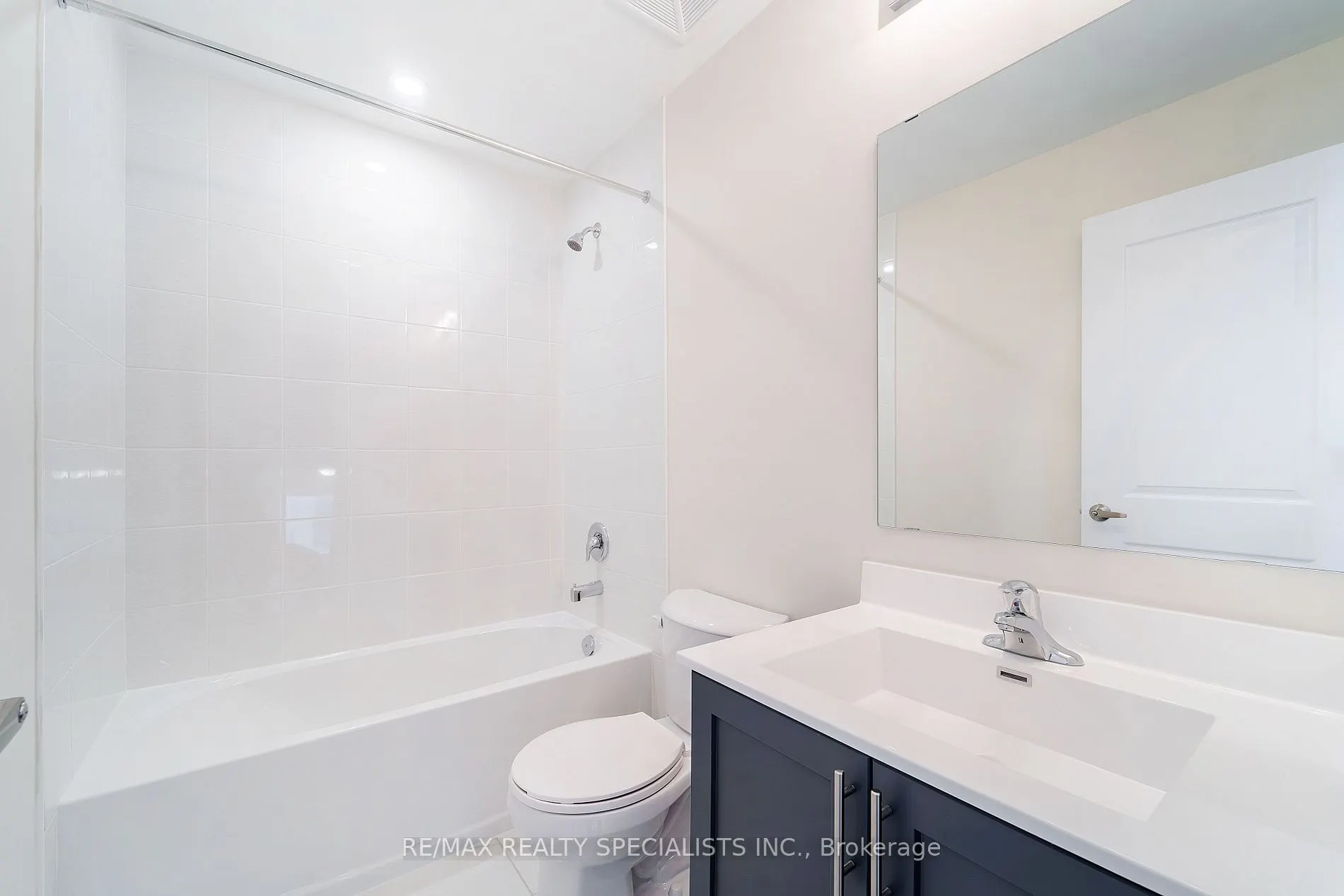 1577 Rose Way, #122