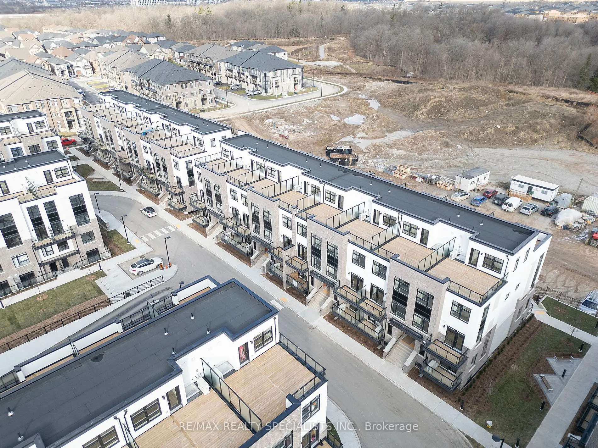 1577 Rose Way, #122