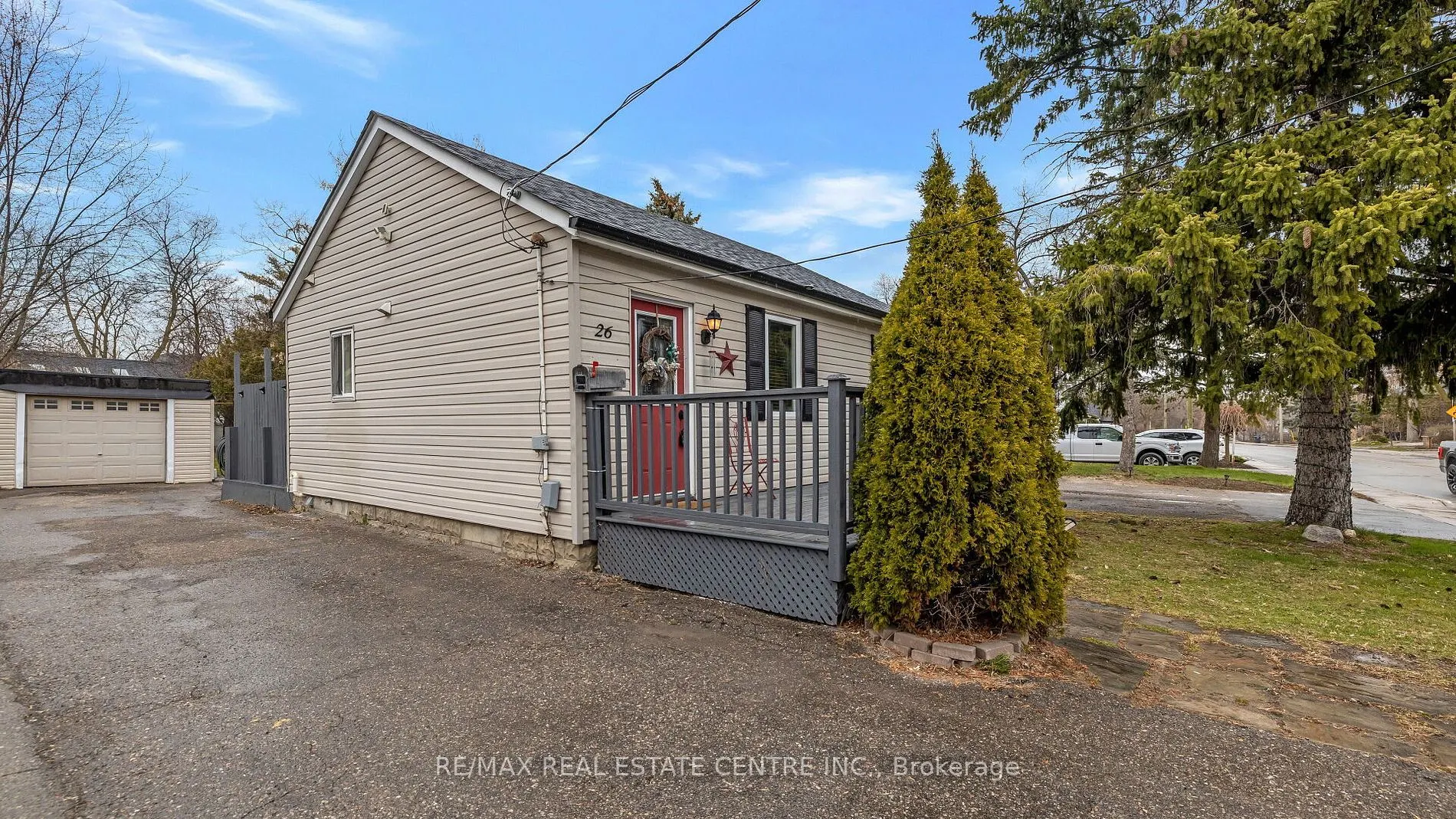 26 Clarence St