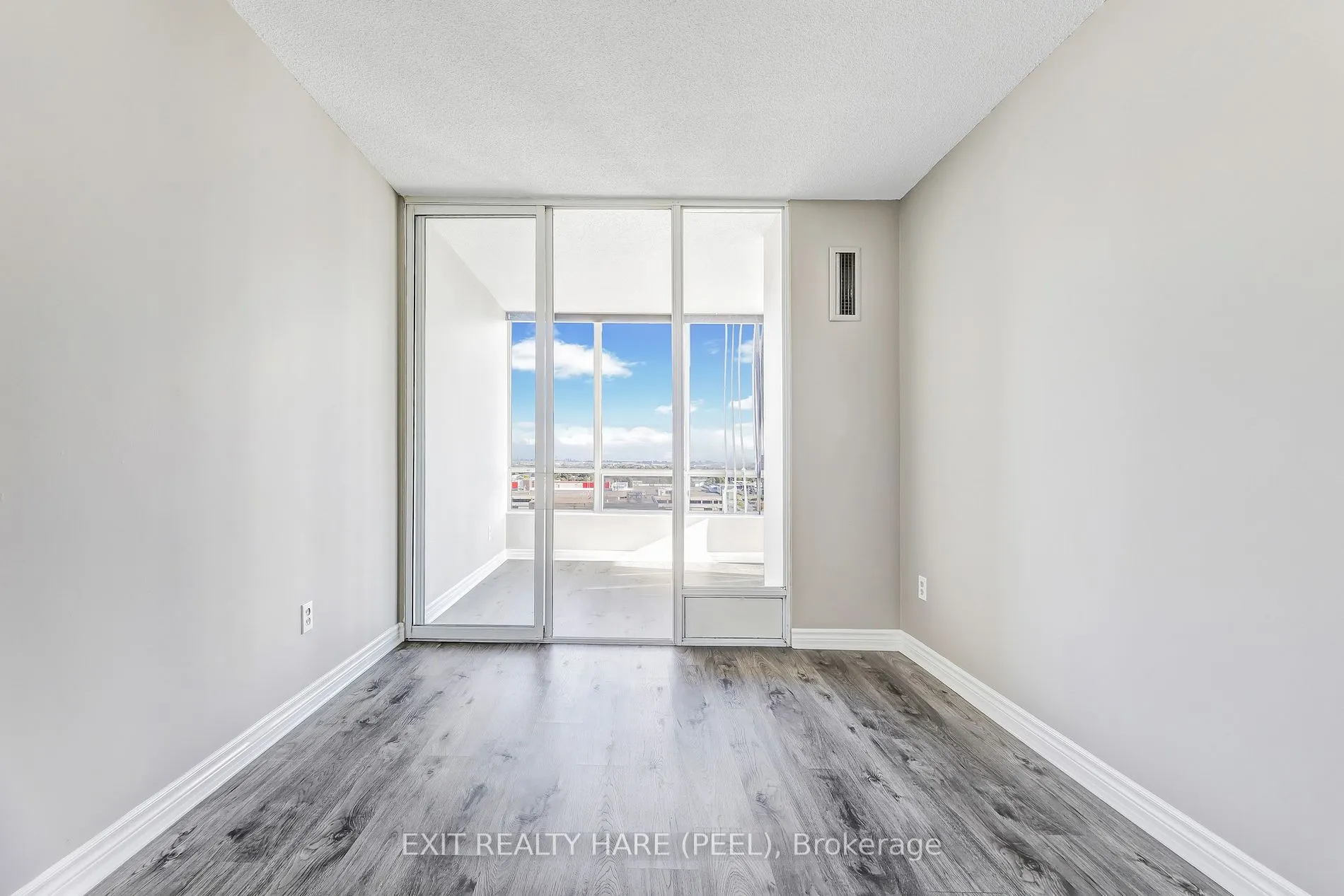 26 Hanover Rd, #1002