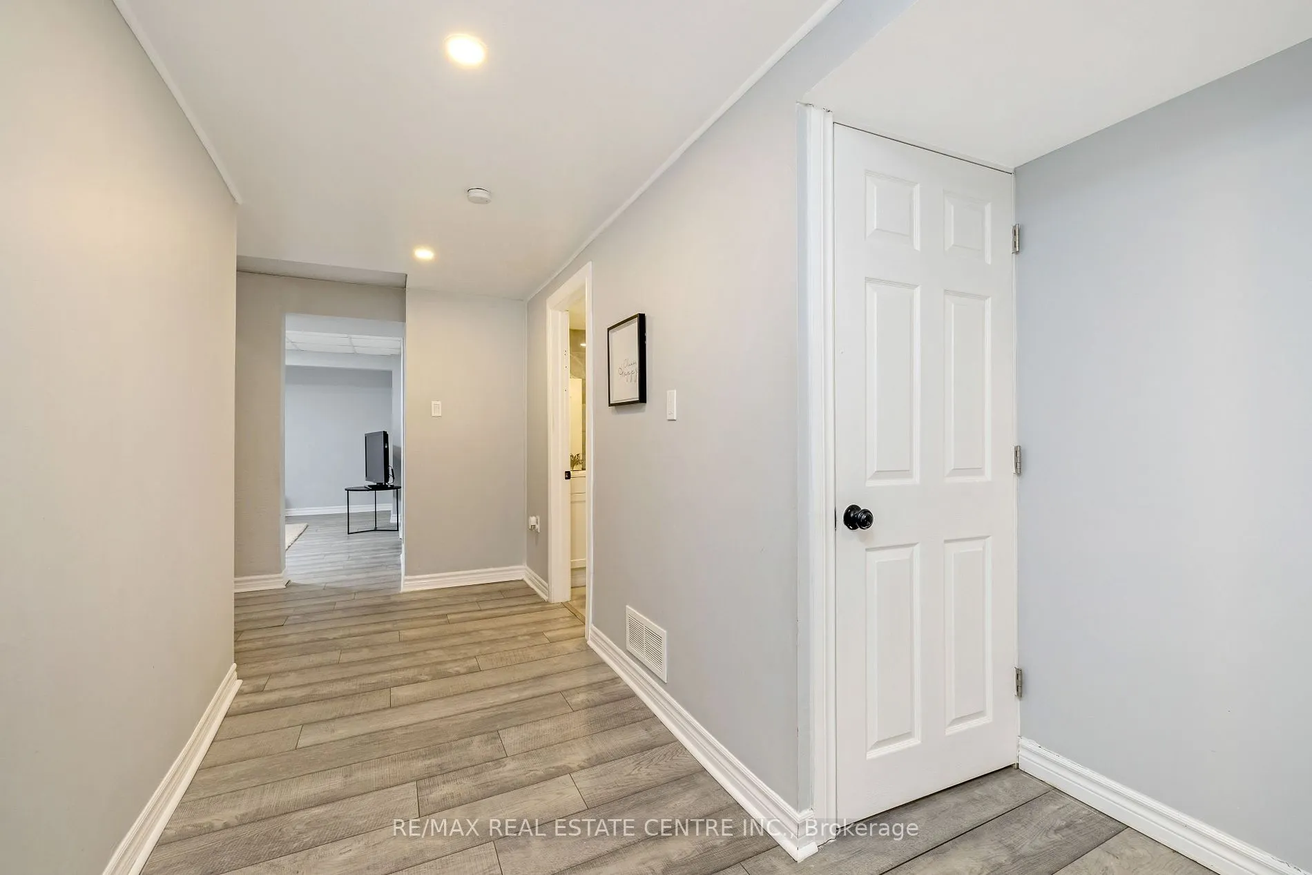 738 Briar Cres