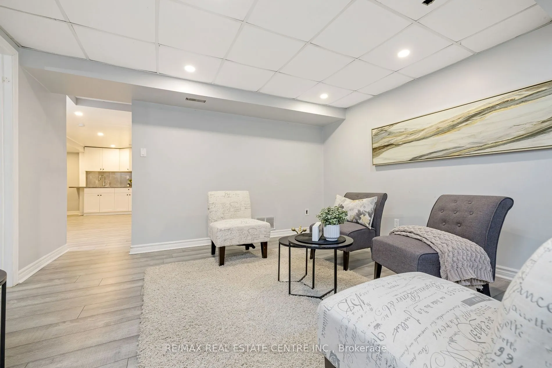 738 Briar Cres