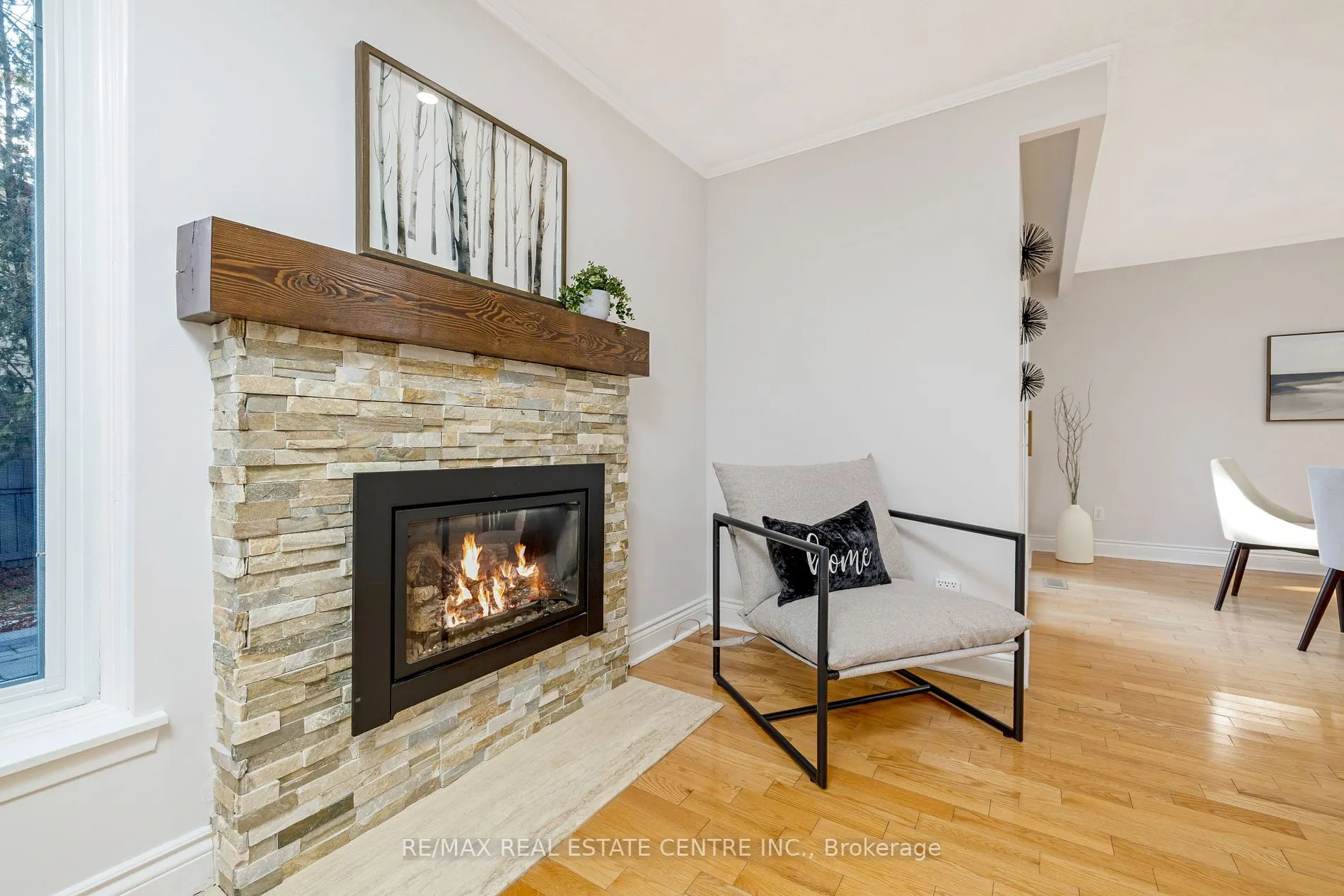 738 Briar Cres