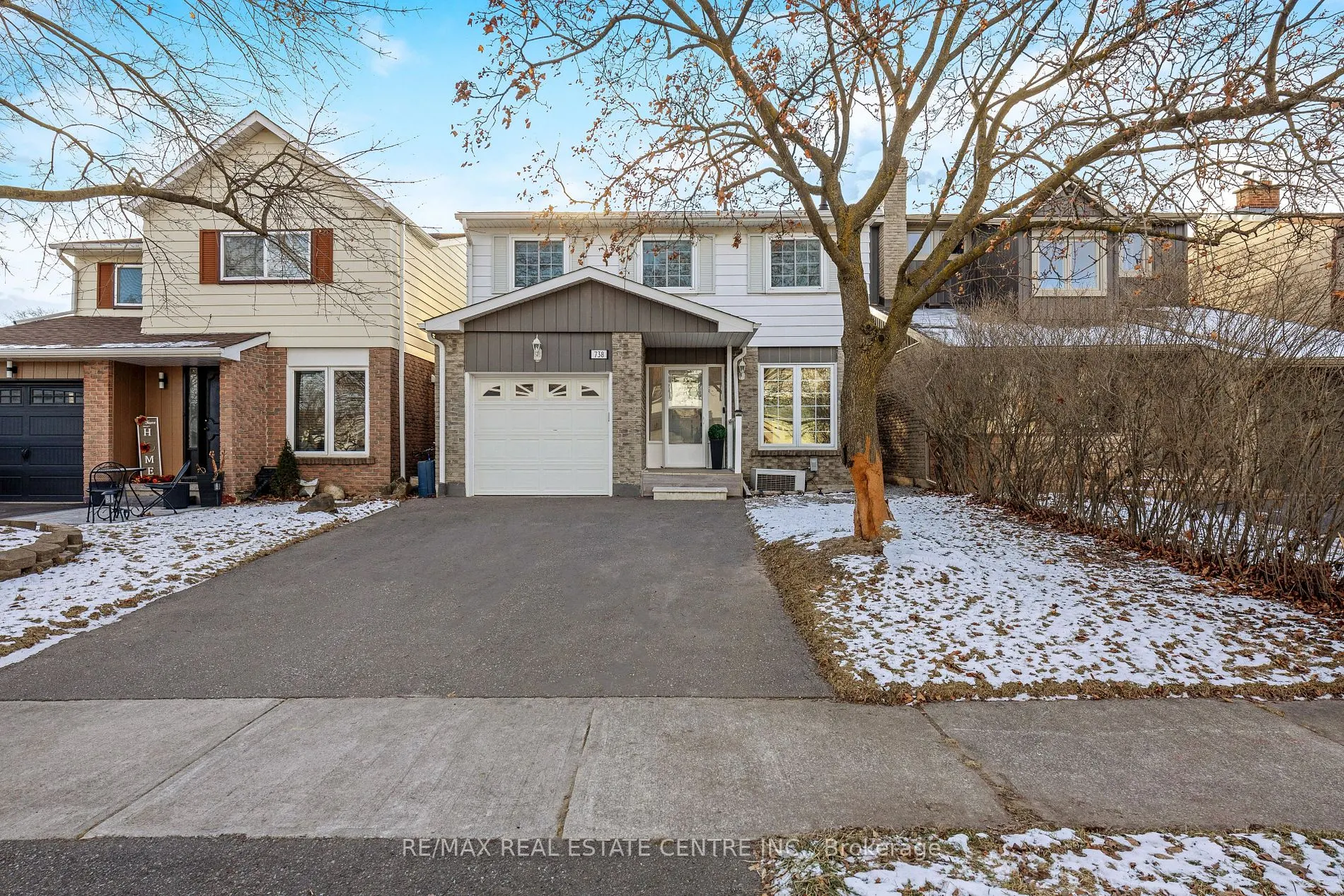 738 Briar Cres