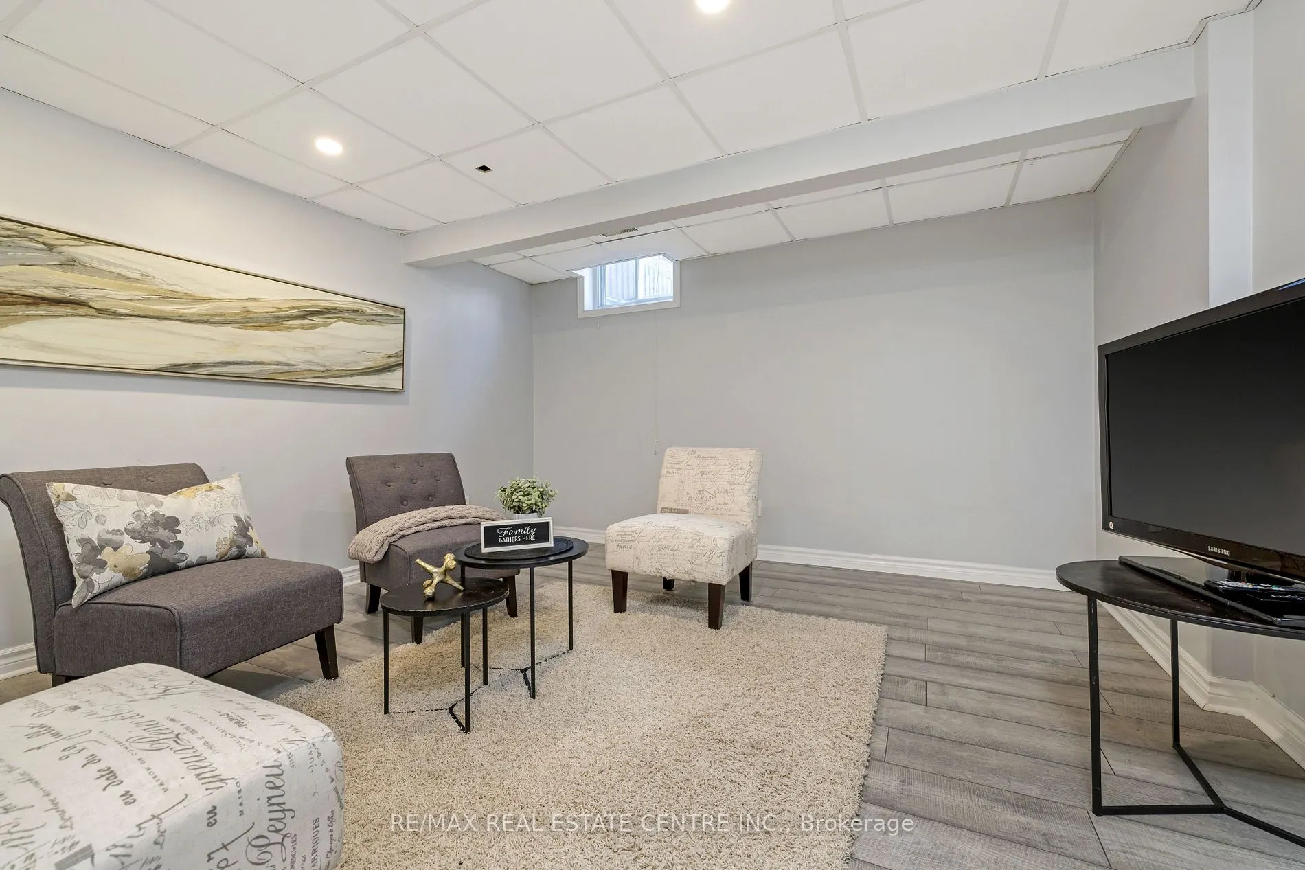 738 Briar Cres
