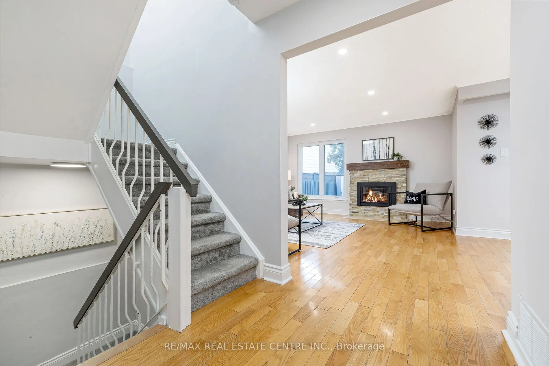 738 Briar Cres
