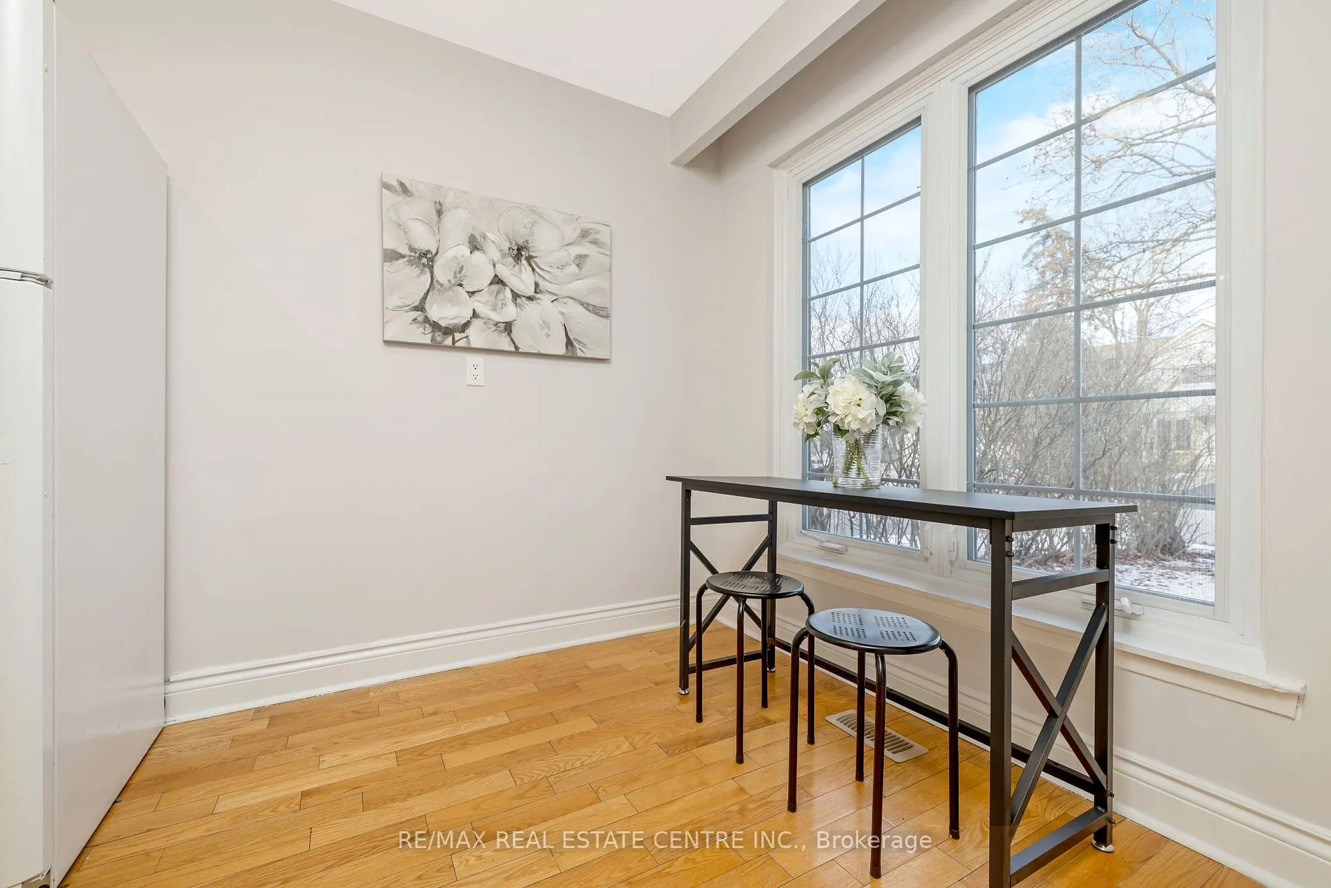 738 Briar Cres