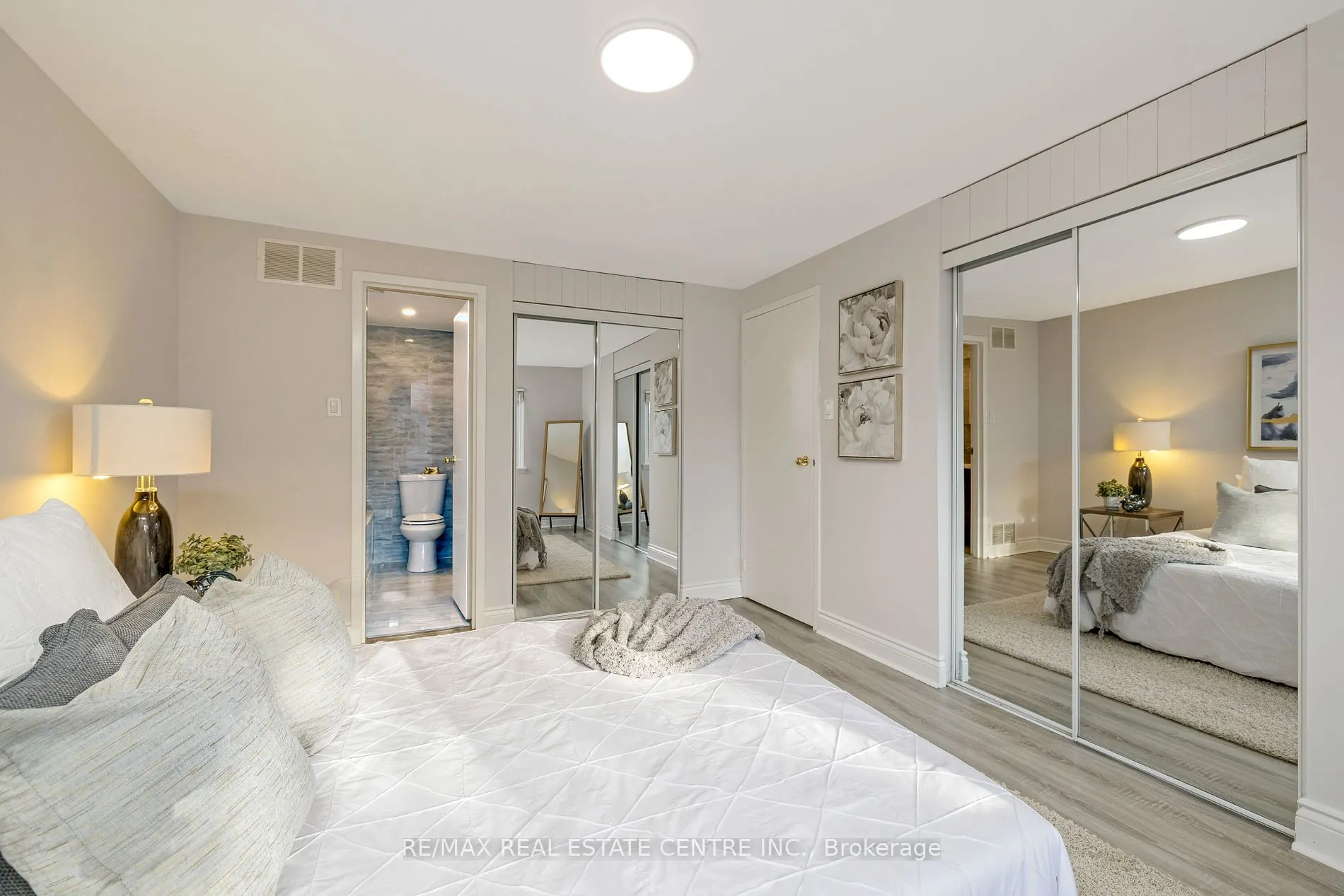 738 Briar Cres