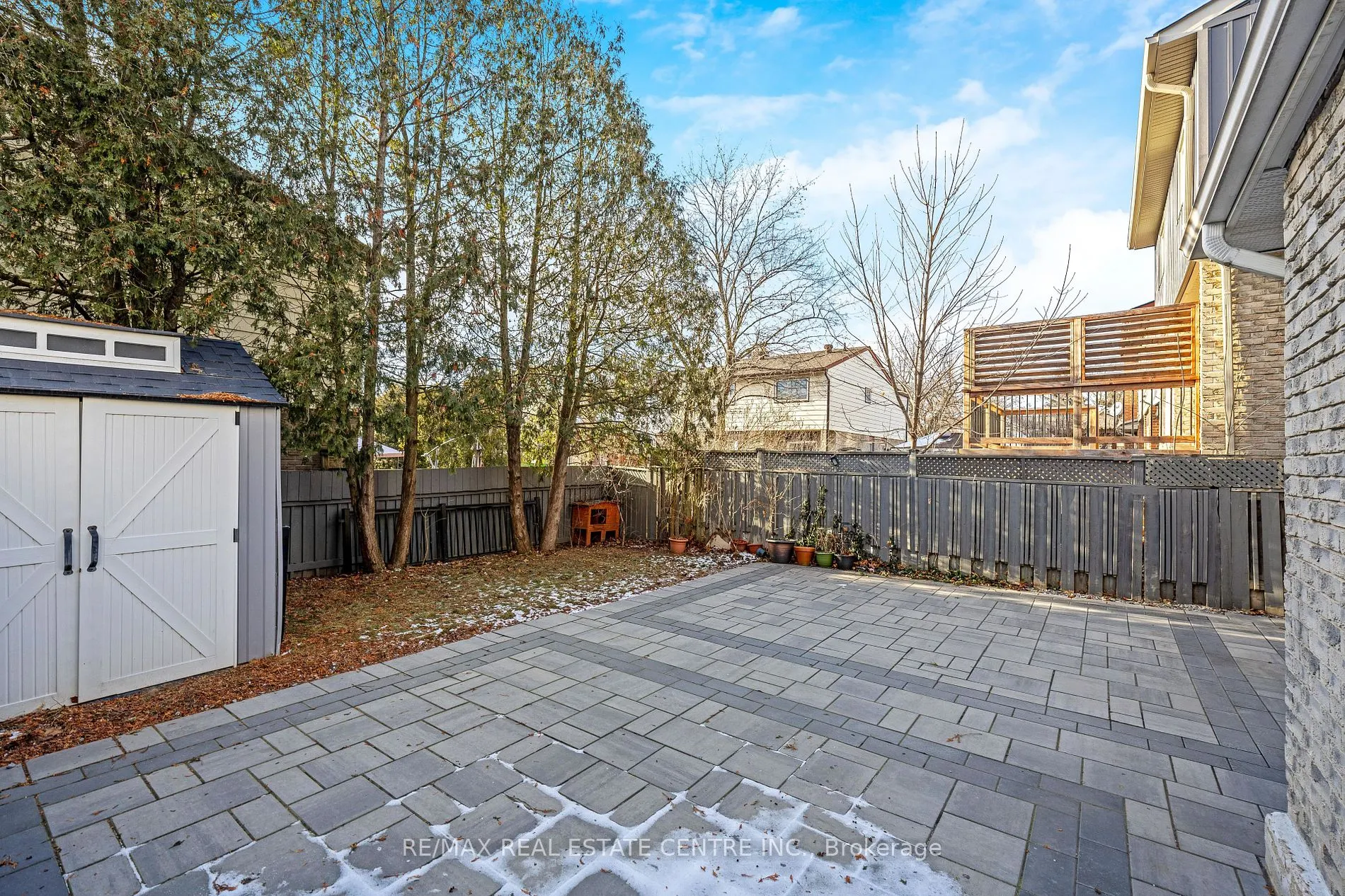738 Briar Cres