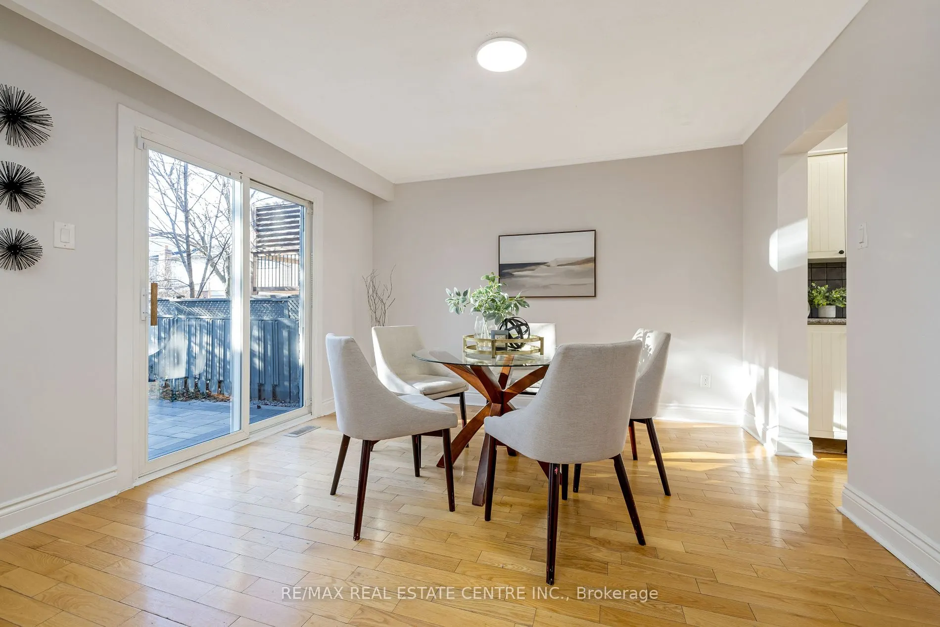 738 Briar Cres