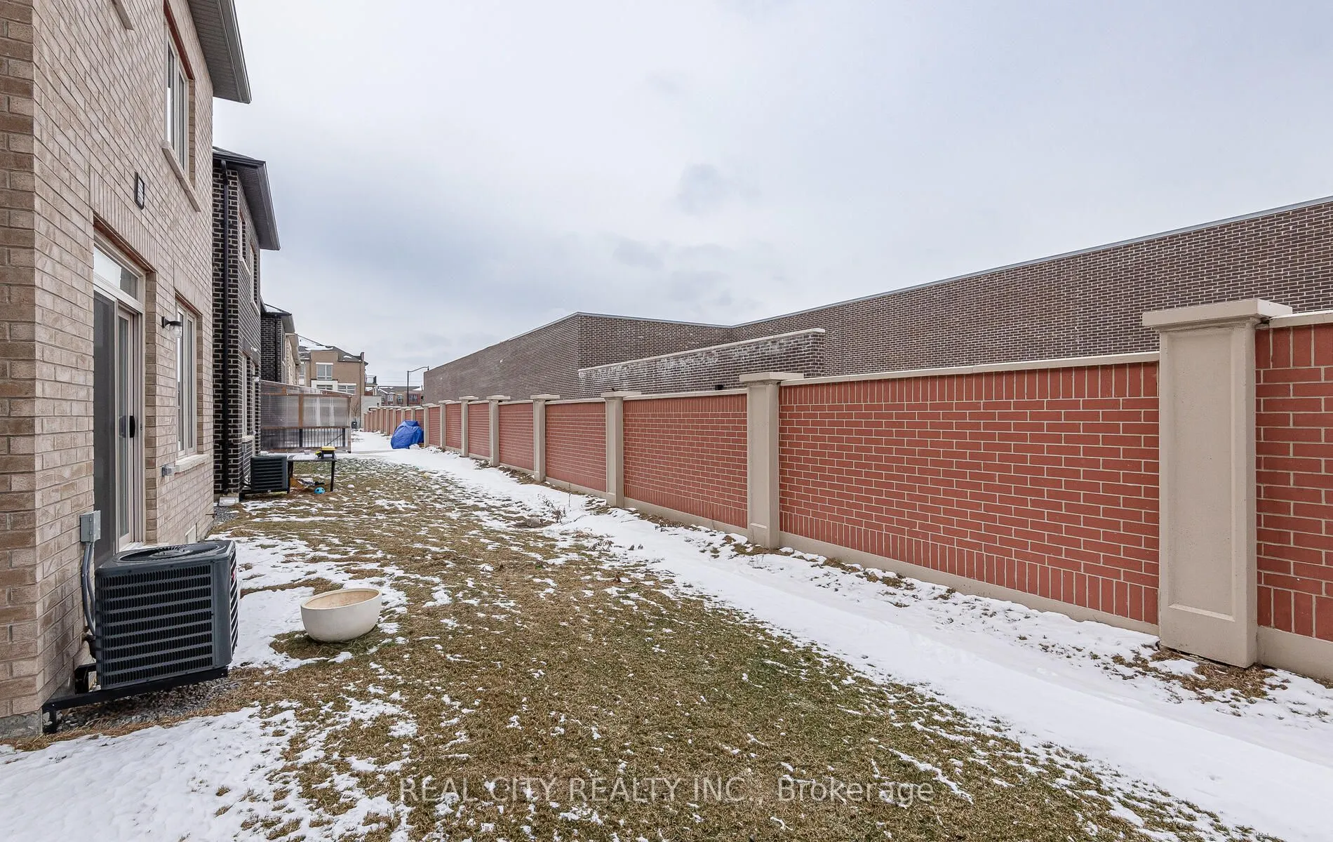 10 Donald Ficht Cres