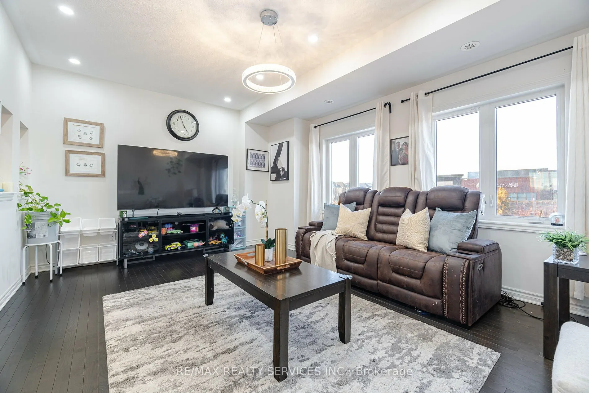 50 Edinburgh Dr, #5