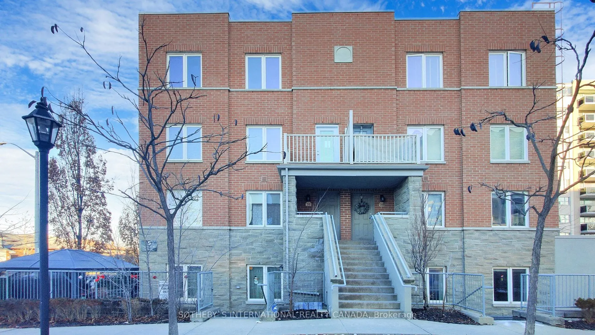 5 Richgrove Dr, #210