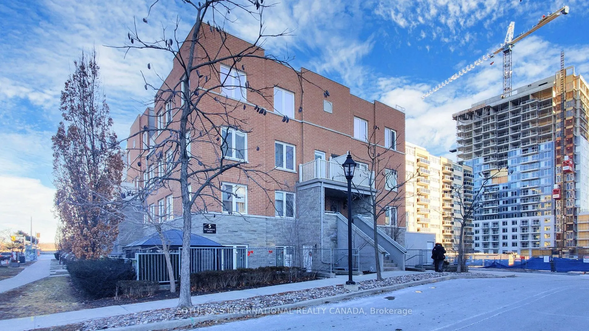 5 Richgrove Dr, #210