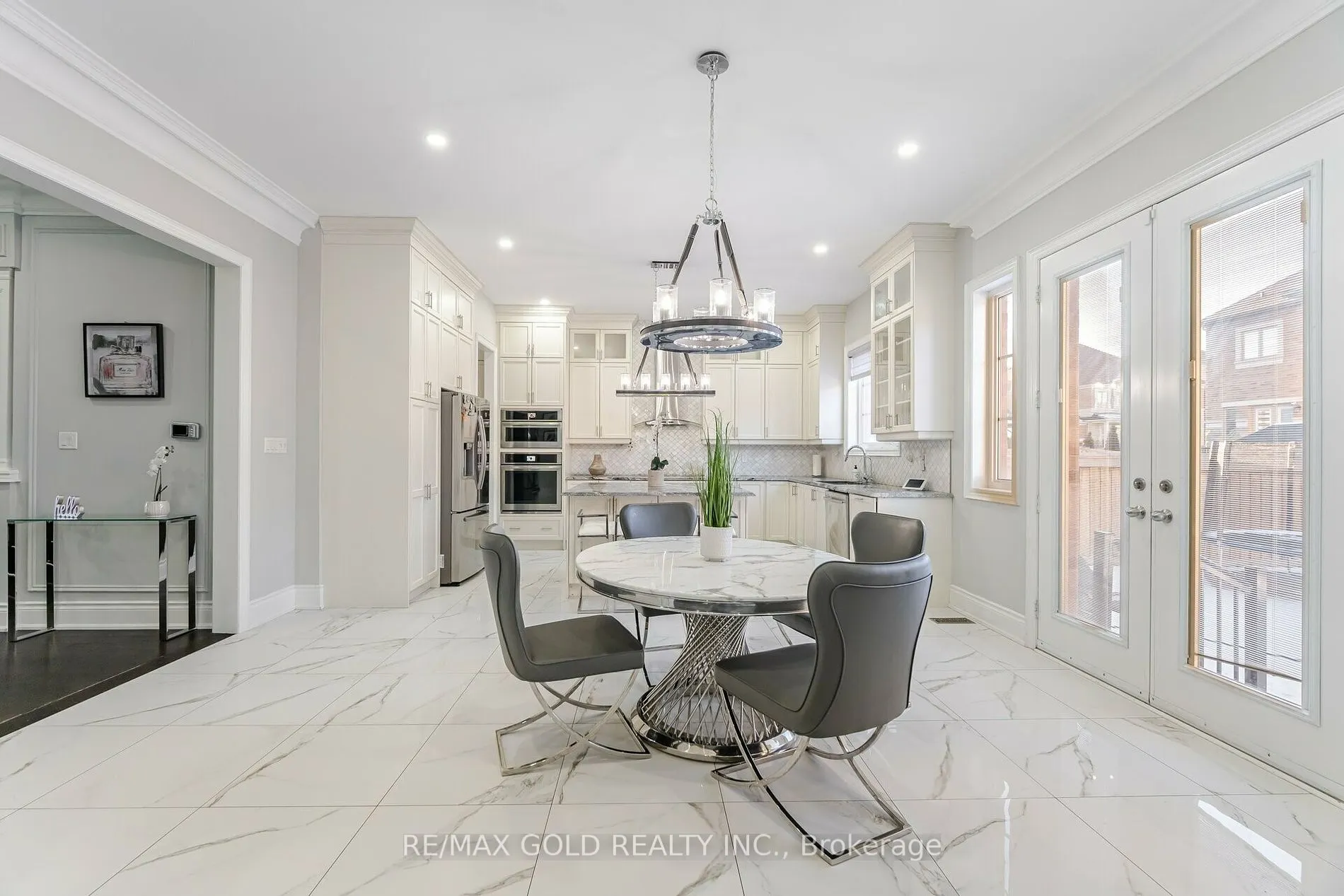 9 Bedouin Cres