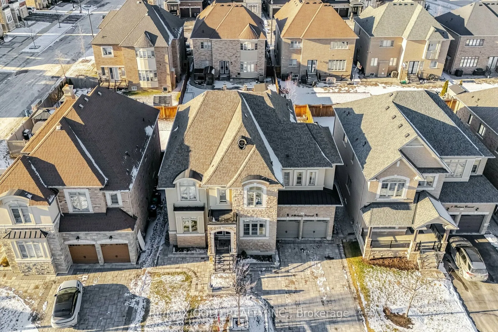 9 Bedouin Cres