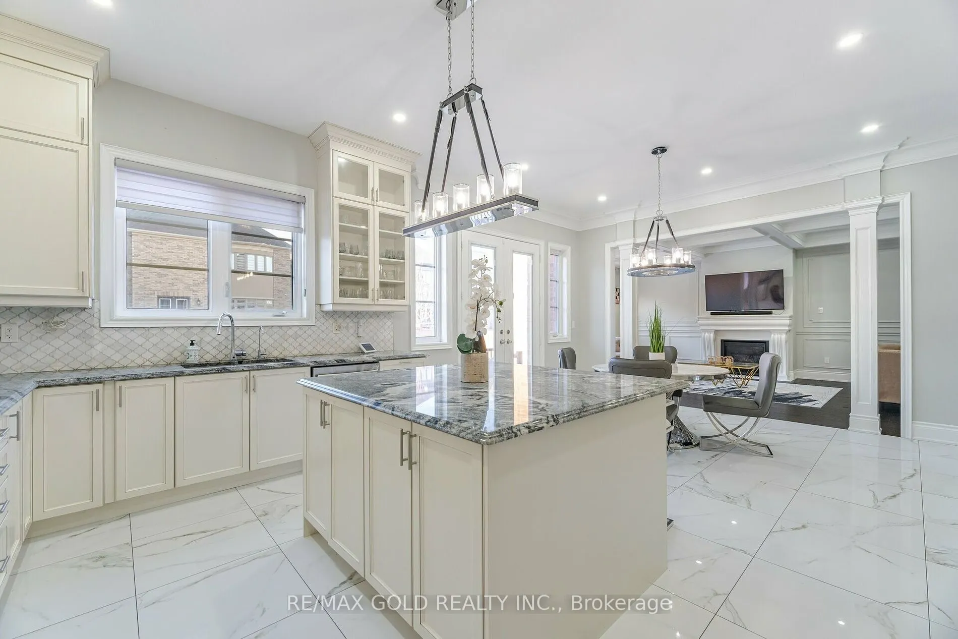 9 Bedouin Cres