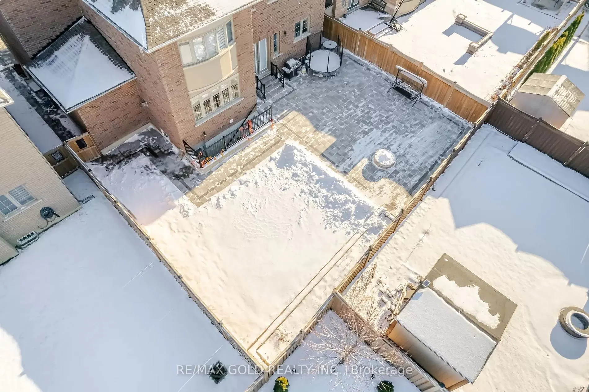 9 Bedouin Cres