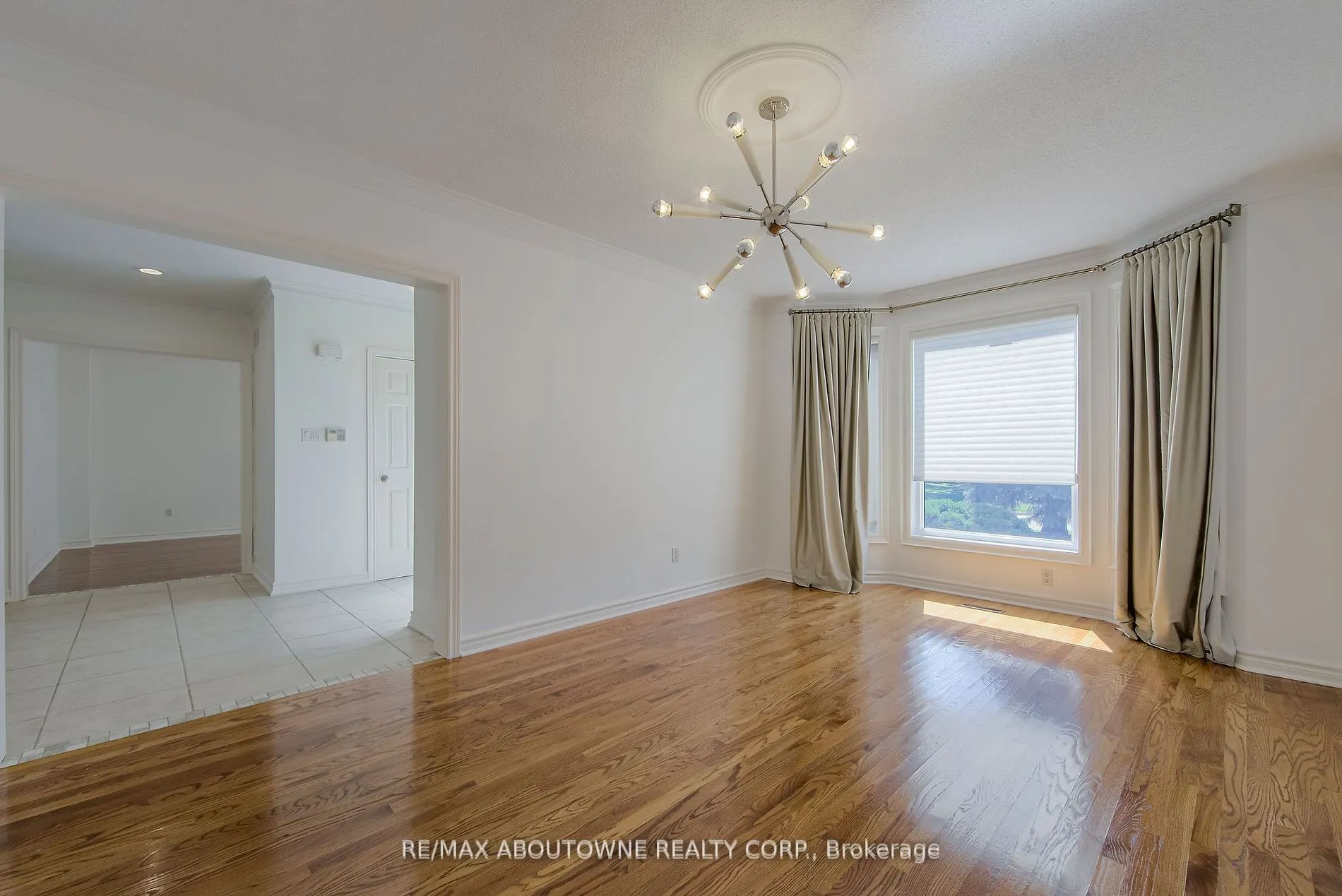 1487 The Links Dr