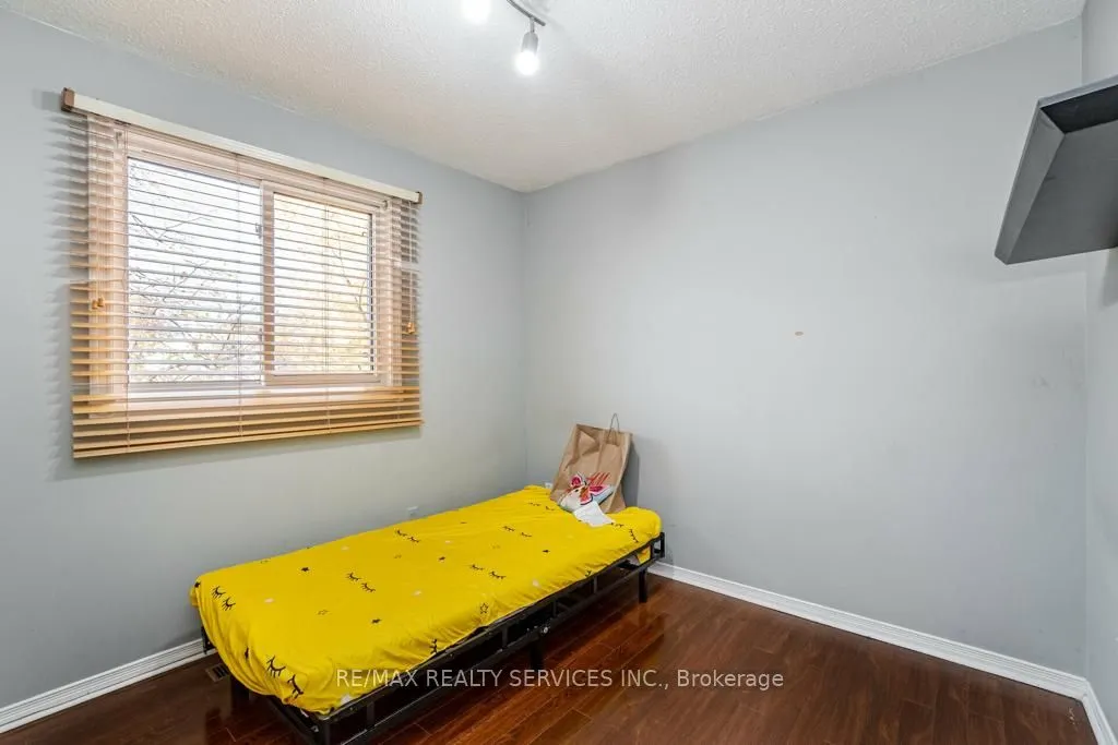 13 Weybridge Tr