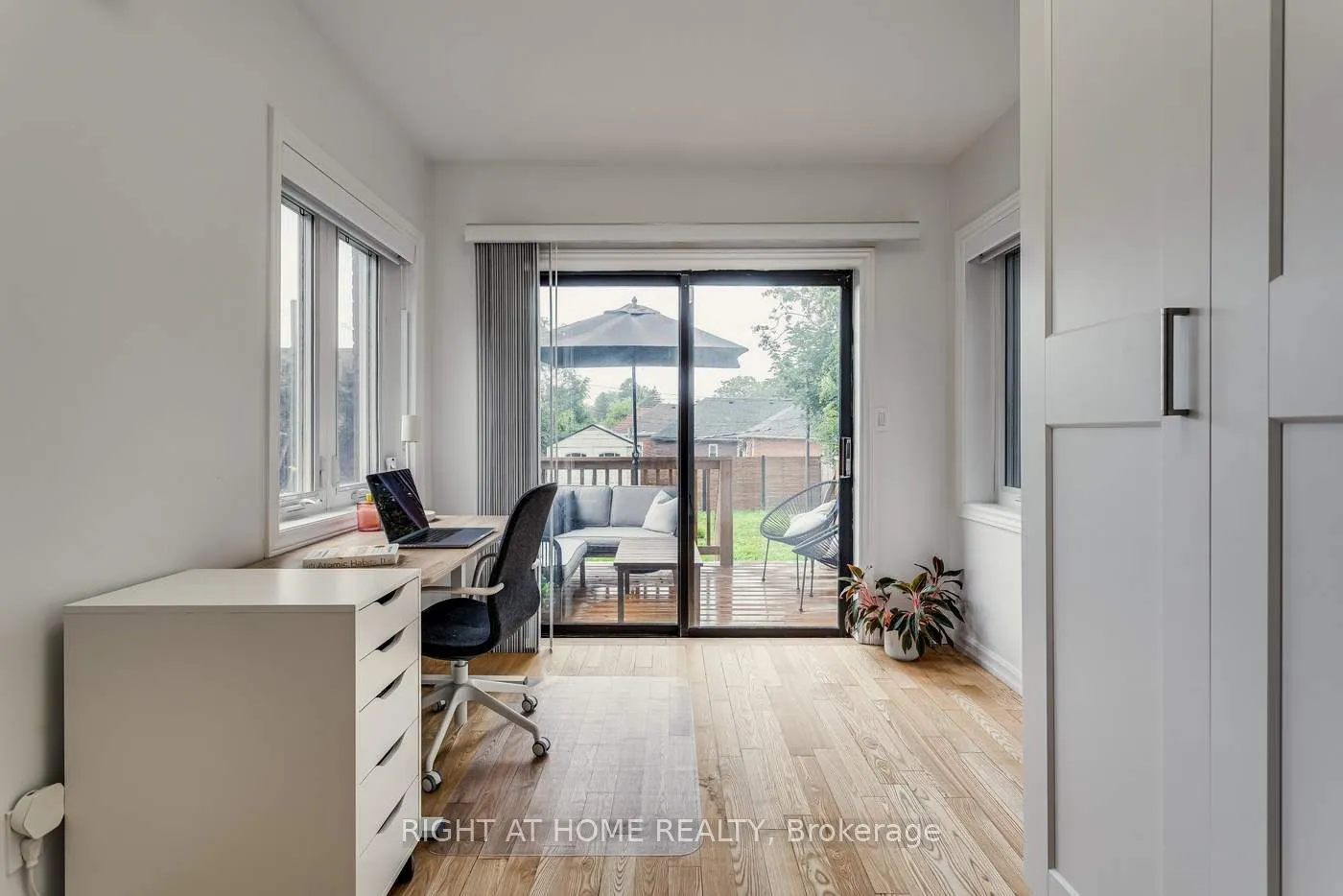 76 Glendale Ave