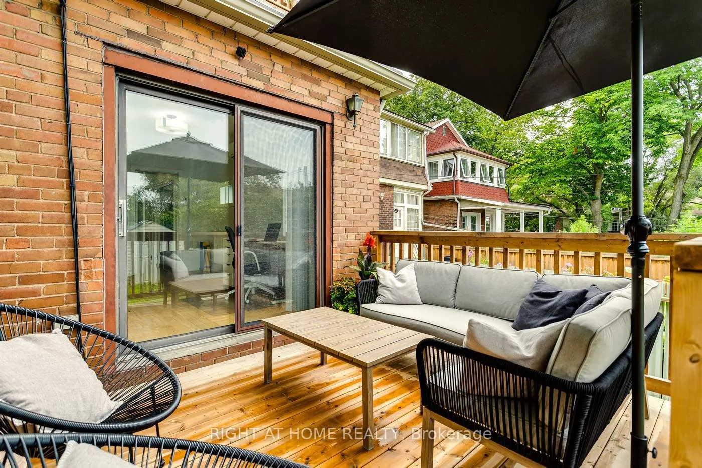 76 Glendale Ave