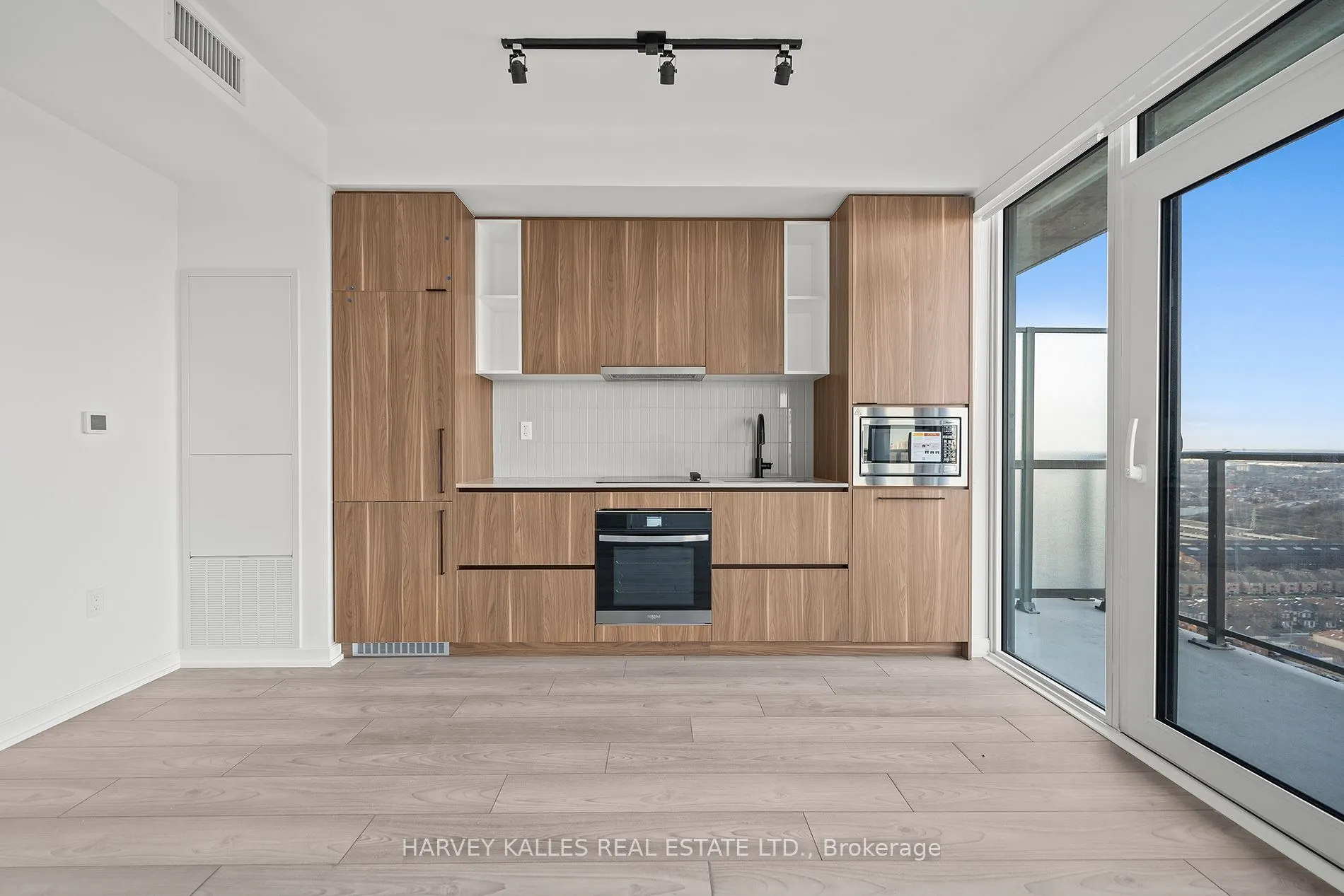 1285 Dupont St, #2706