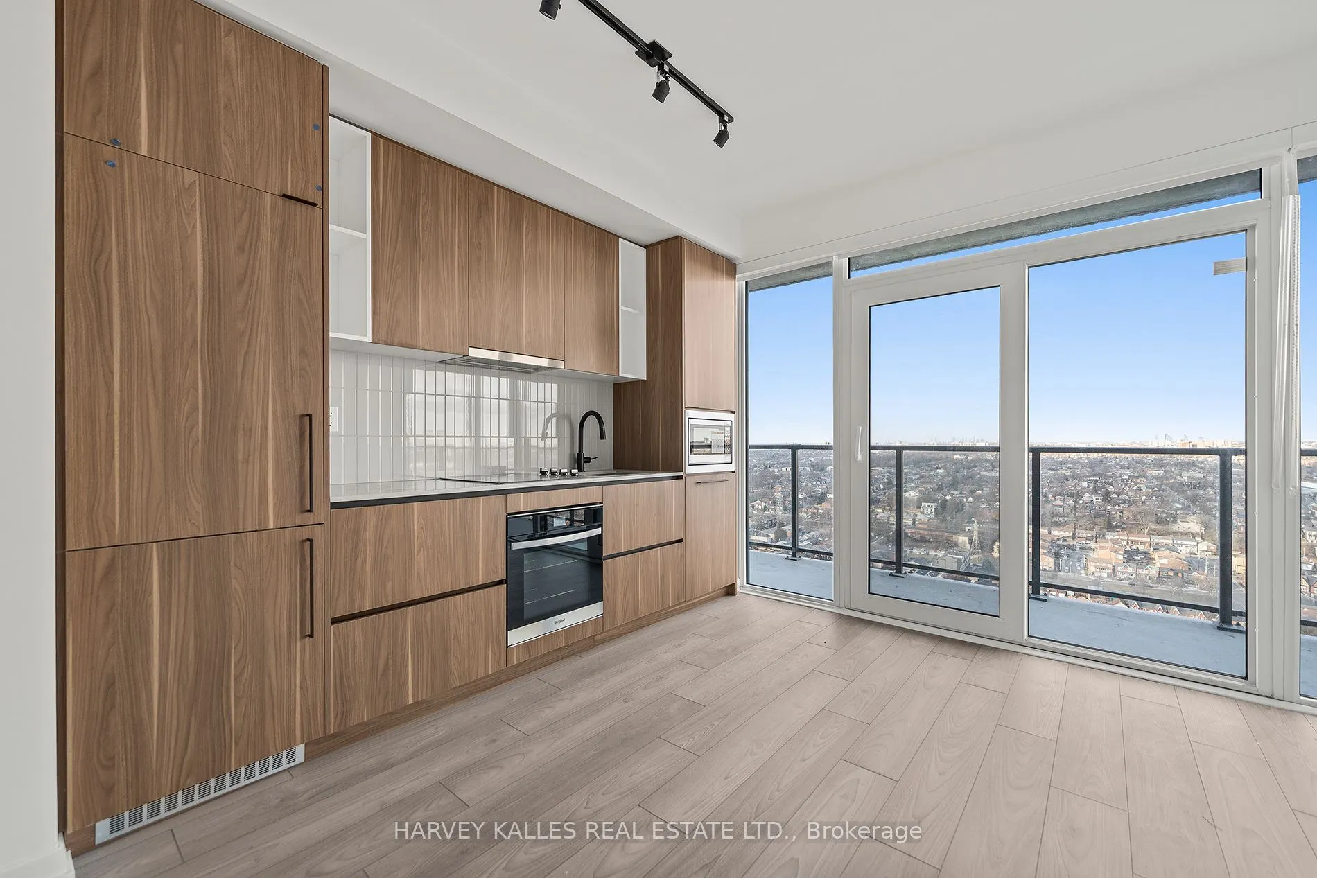 1285 Dupont St, #2706