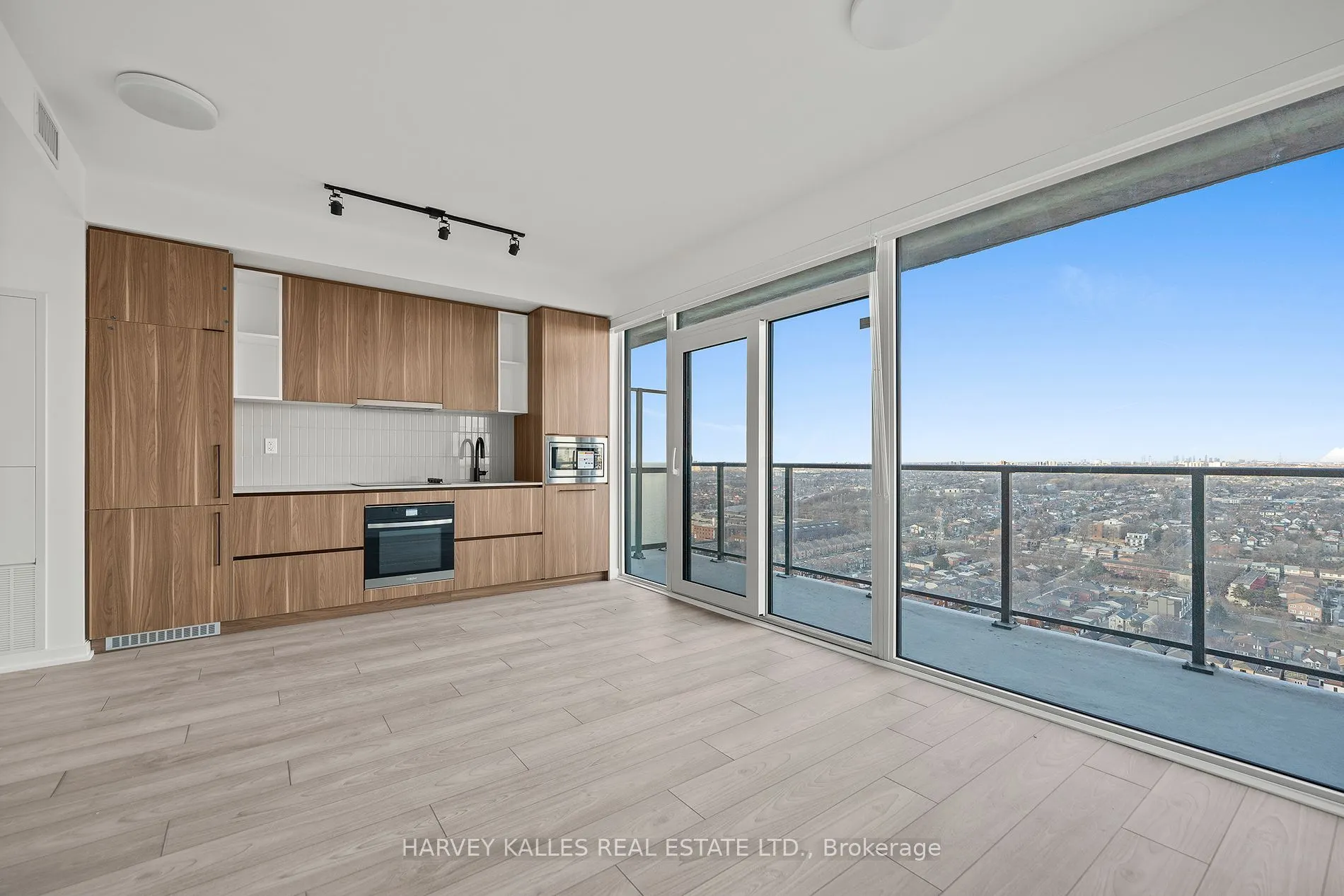 1285 Dupont St, #2706