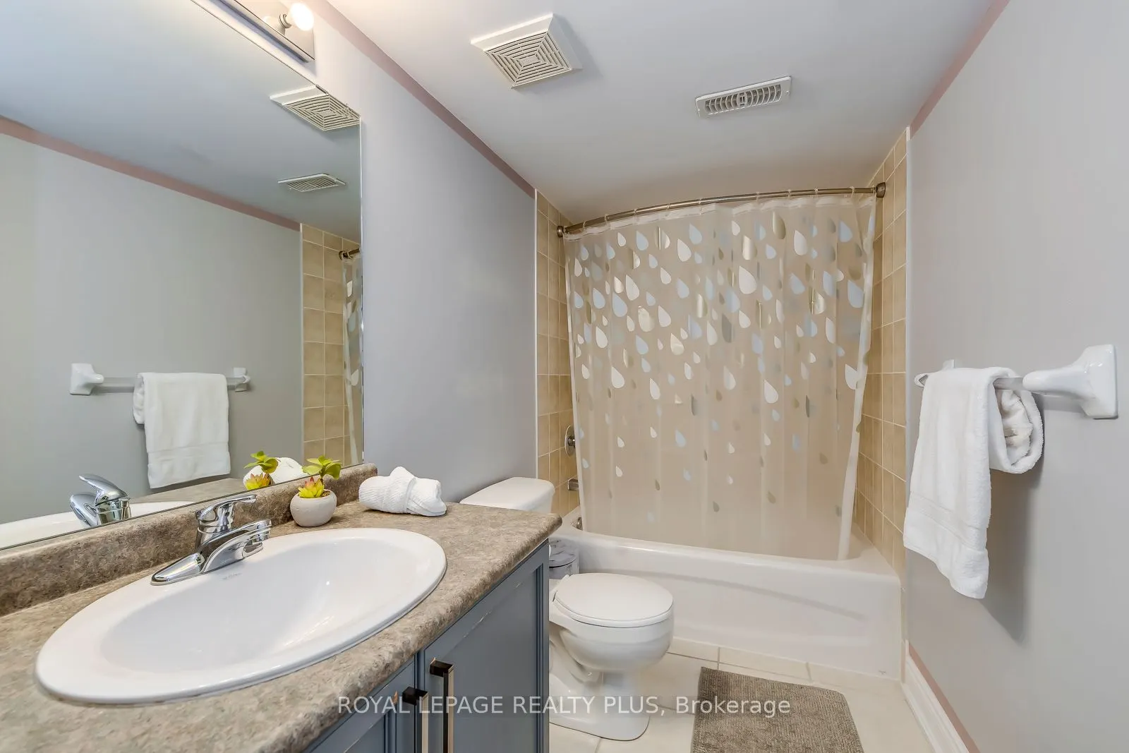 3950 Erin Centre Blvd, #44