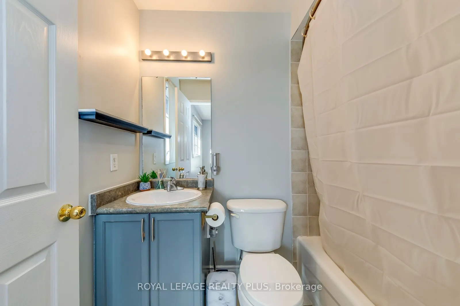 3950 Erin Centre Blvd, #44