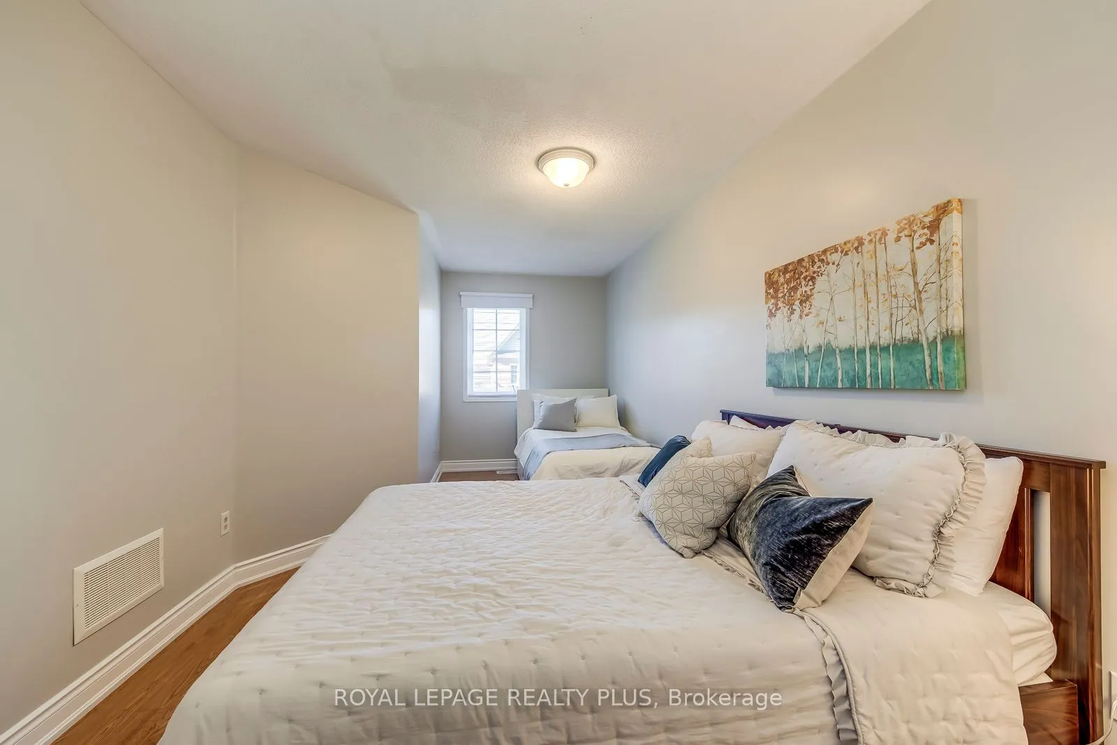 3950 Erin Centre Blvd, #44