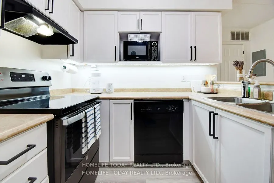 1487 Maple Ave, #208