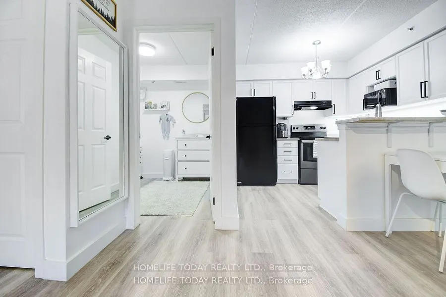 1487 Maple Ave, #208