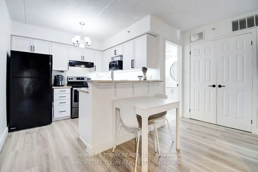 1487 Maple Ave, #208