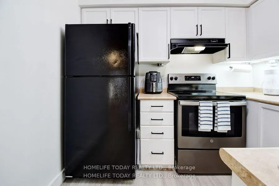 1487 Maple Ave, #208