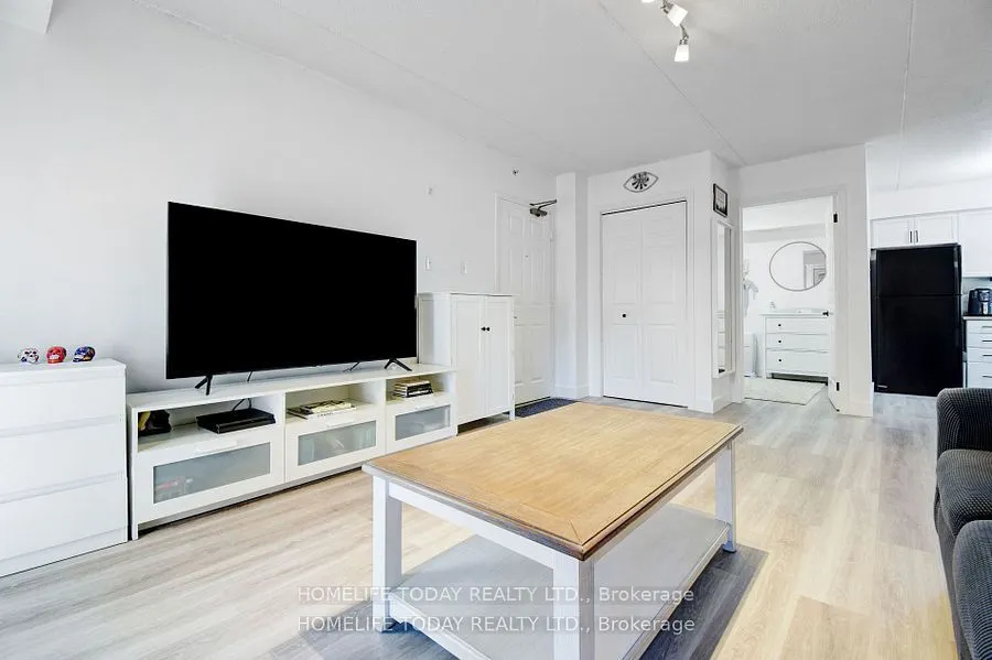 1487 Maple Ave, #208